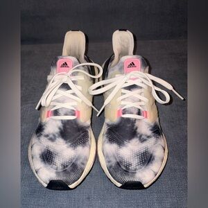 Adidas Ultraboost 22 Running Shoes